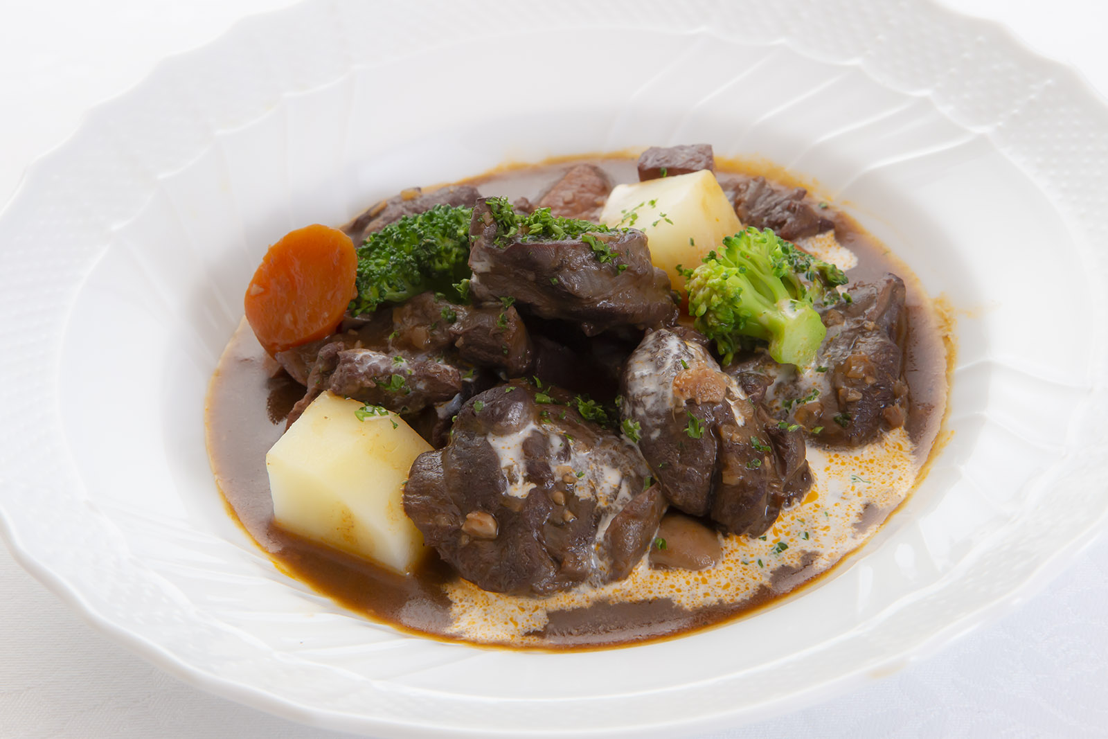  炊飯器で簡単！シカスネ肉のホロホロ煮込み～赤ワイン香るデミグラス仕立て～